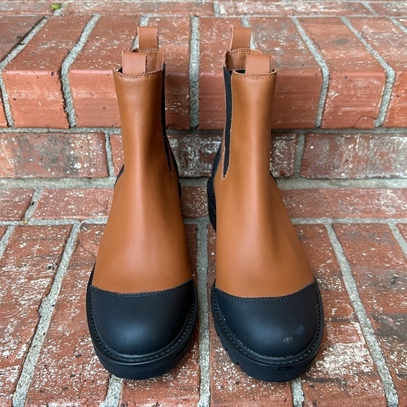 Antonio Melani Dalton Gore Detailed Weather Resistant Leather Lug Sole Boots 10 - Picture 2 of 8